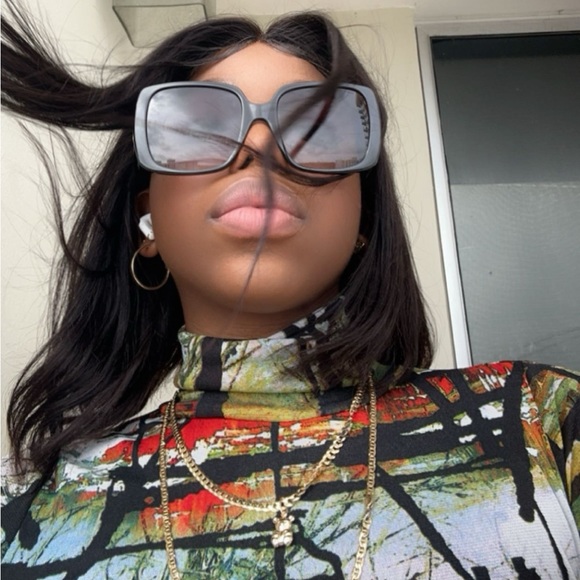 Authentic Gucci Grey Gradient Square Ladies Sunglasses GG0632S 001 - Picture 10 of 16